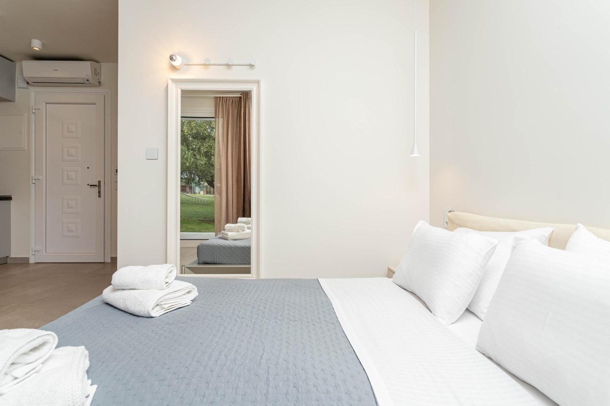 Mellagia Suites Kassandreia Esterno foto