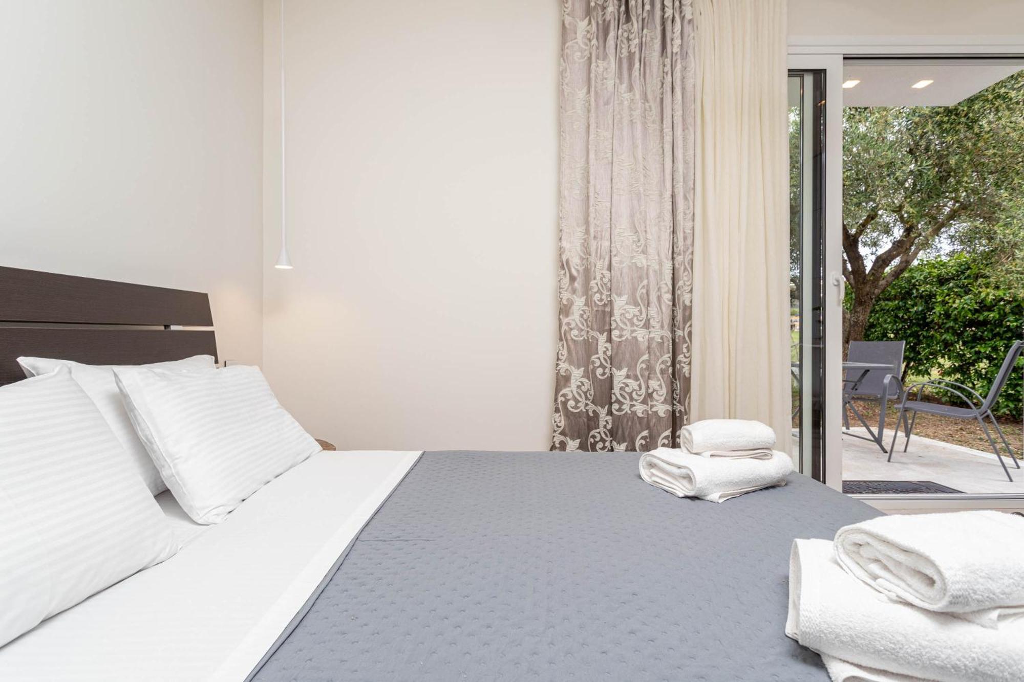 Mellagia Suites Kassandreia Esterno foto