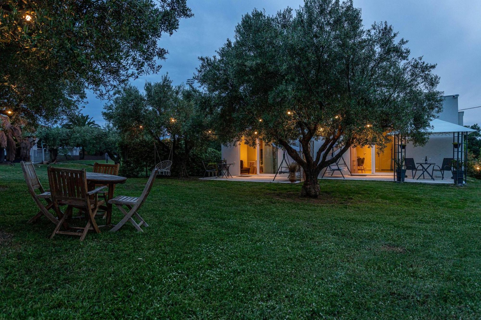 Mellagia Suites Kassandreia Esterno foto